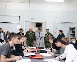 Студентам колледжа рассказали о подвигах российских военных 